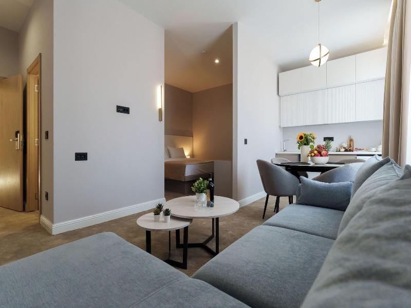 Move In Apartments - Aparthotel Belgrade image