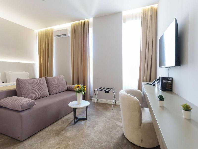 Move In Apartments - Aparthotel Belgrade image