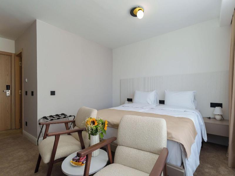 Move In Apartments - Aparthotel Belgrade image