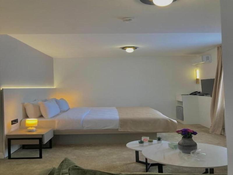 Move In Apartments - Aparthotel Belgrade image