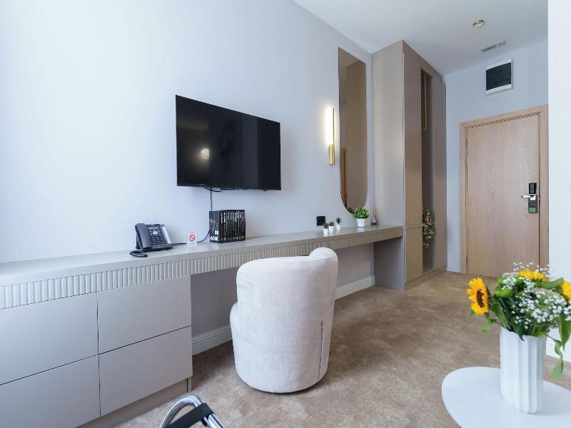 Move In Apartments - Aparthotel Belgrade image