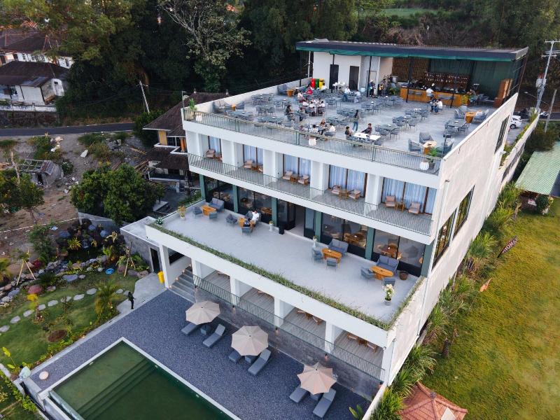 Tribhuwana Padma Resort image