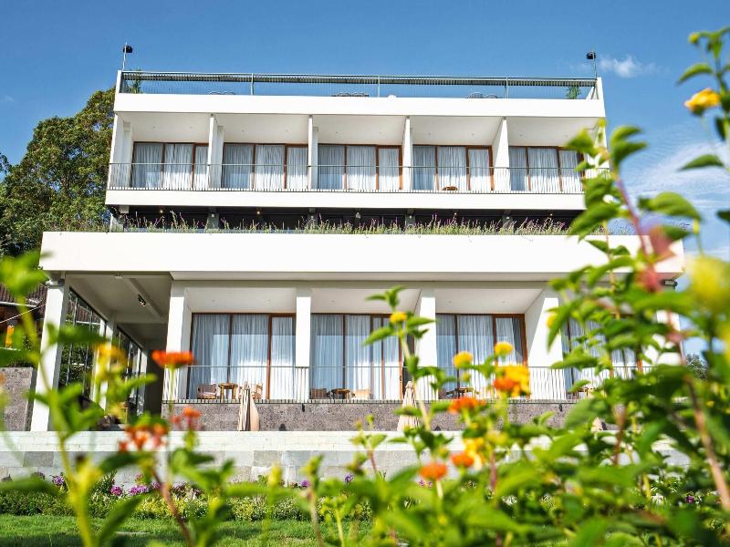 Tribhuwana Padma Resort image
