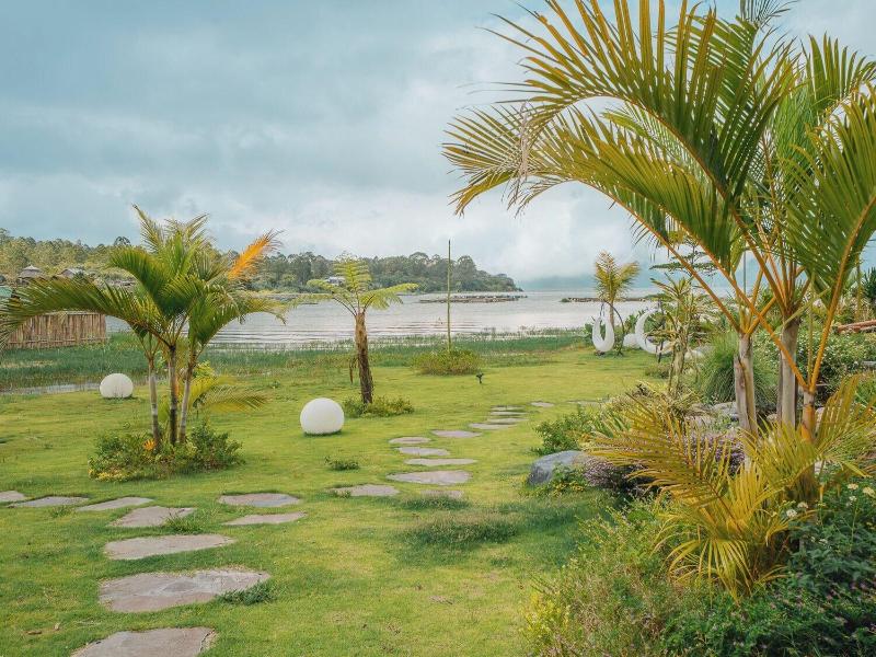 Tribhuwana Padma Resort image