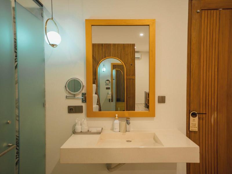 Tribhuwana Padma Resort image