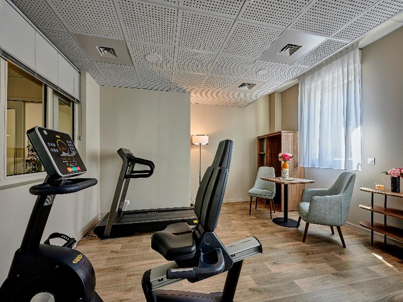 Quality Suites Cherbourg image