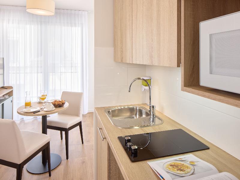 Quality Suites Cherbourg image