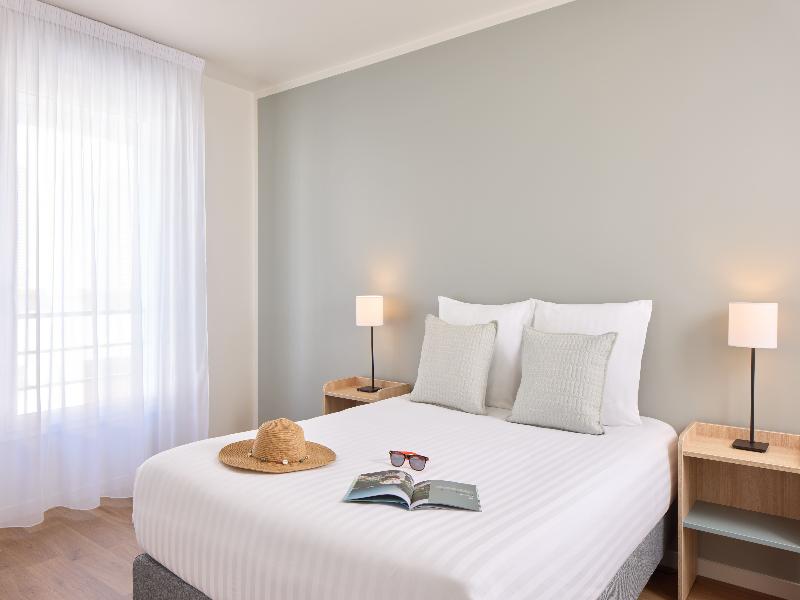 Quality Suites Cherbourg image