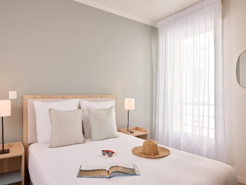 Quality Suites Cherbourg image