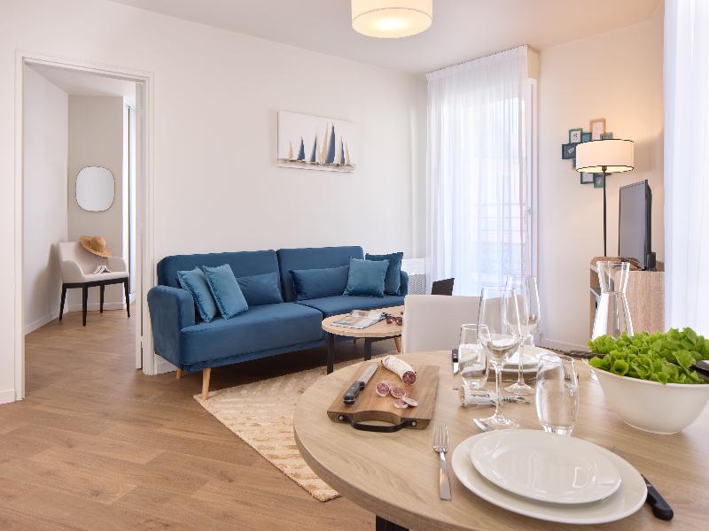 Quality Suites Cherbourg image