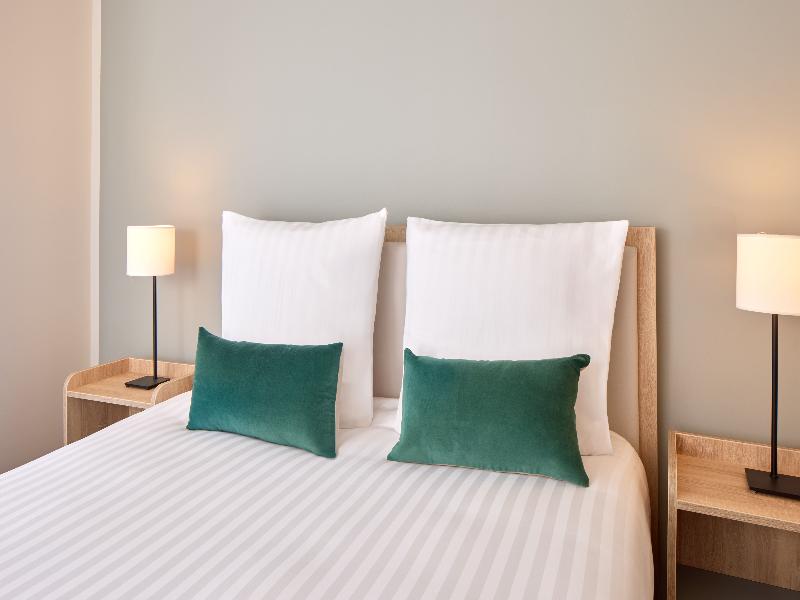 Quality Suites Cherbourg image