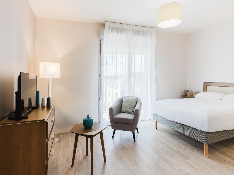 Quality Suites Dinan image
