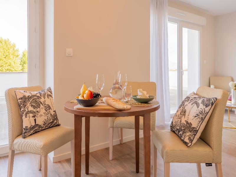 Quality Suites Grenoble Sud image