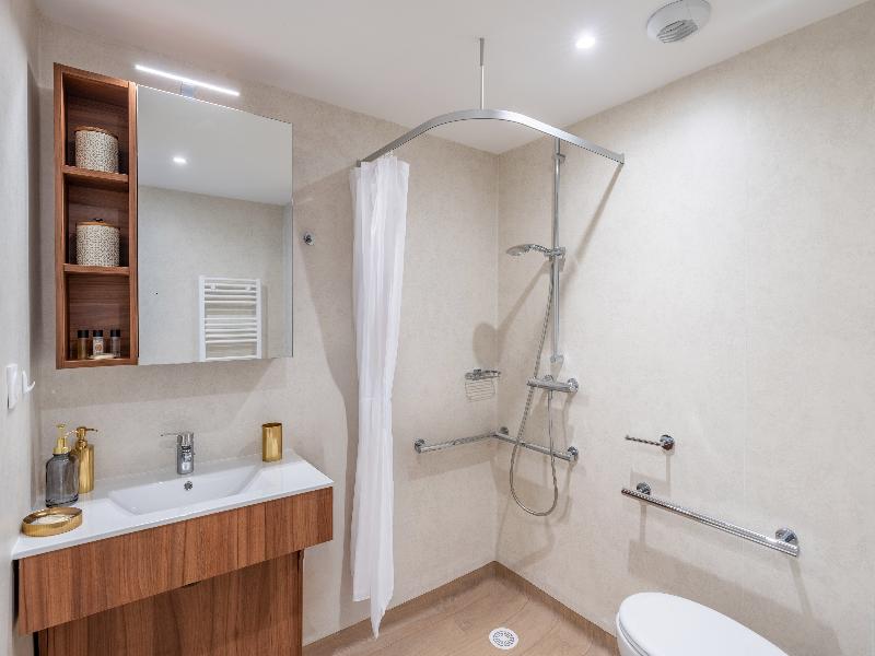 Quality Suites Grenoble Sud image