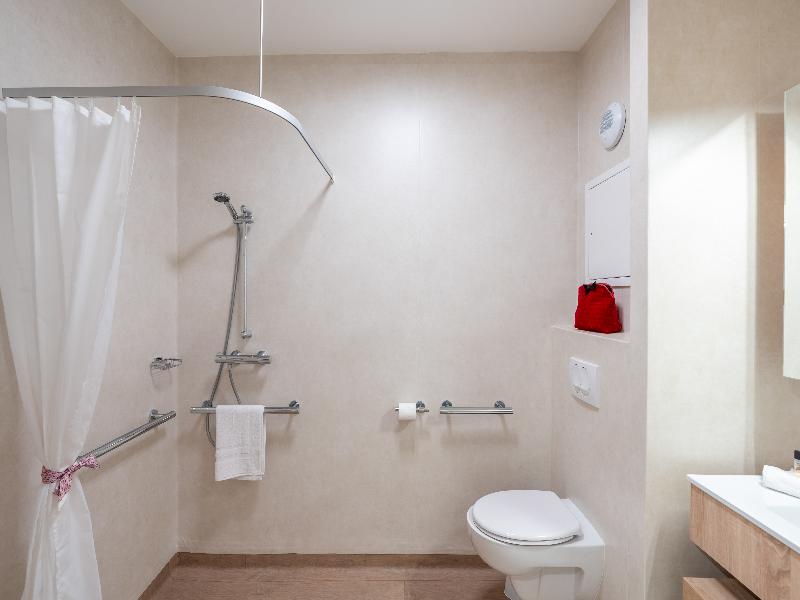Quality Suites Nancy Zenith image