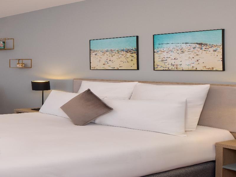 Quality Suites Massy Palaiseau image