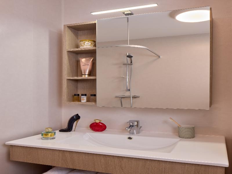 Quality Suites Massy Palaiseau image