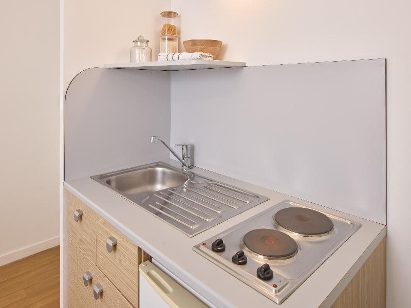 Quality Suites Meaux image