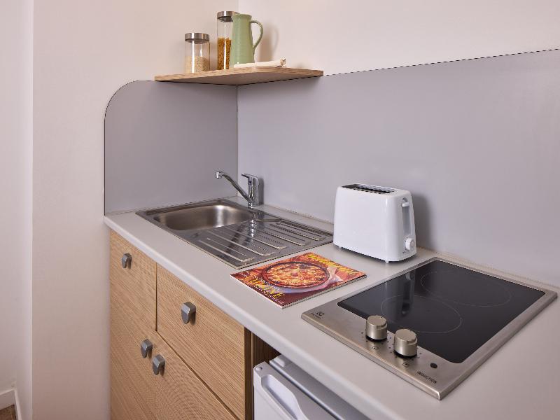Quality Suites Meaux image
