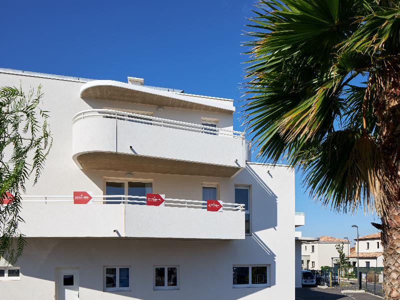 Quality Suites Les Rives De Mèze image
