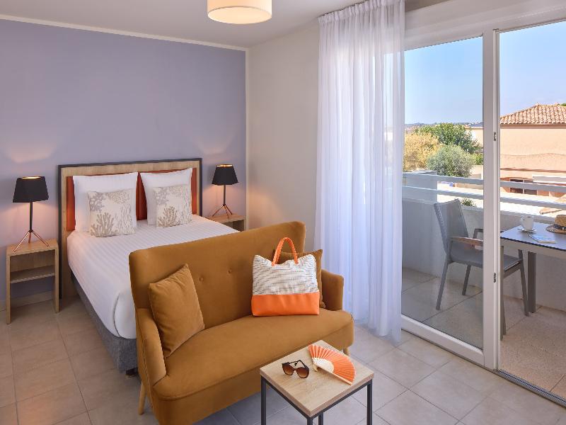 Quality Suites Les Rives De Mèze image