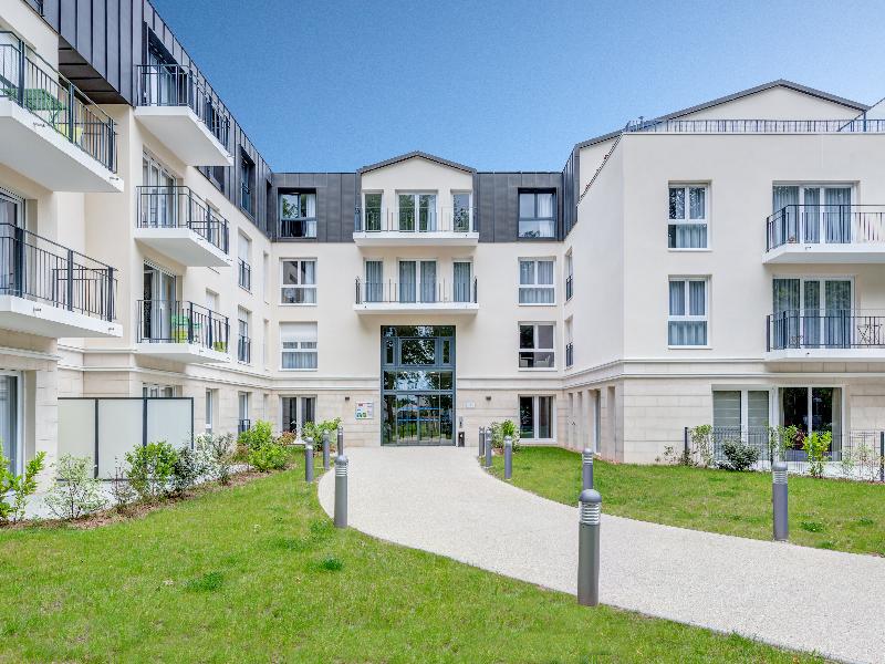 Quality Suites St-quentin En Yvelines image