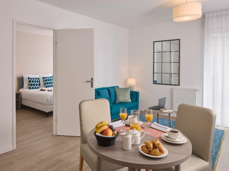 Quality Suites Morangis Orly image