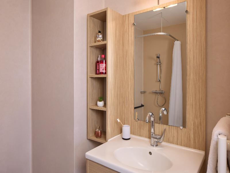 Quality Aparthotel Orleans Sud Zenith image