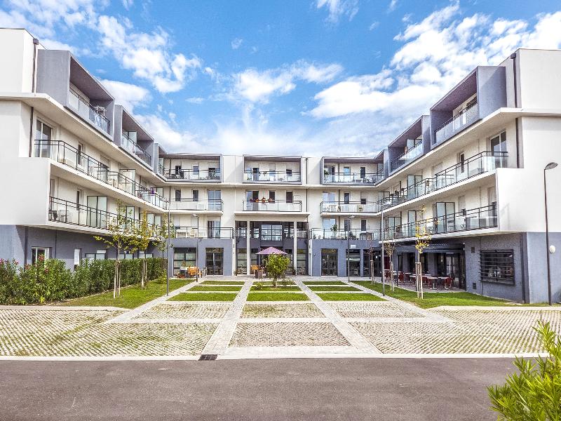 Quality Suites Perpignan image