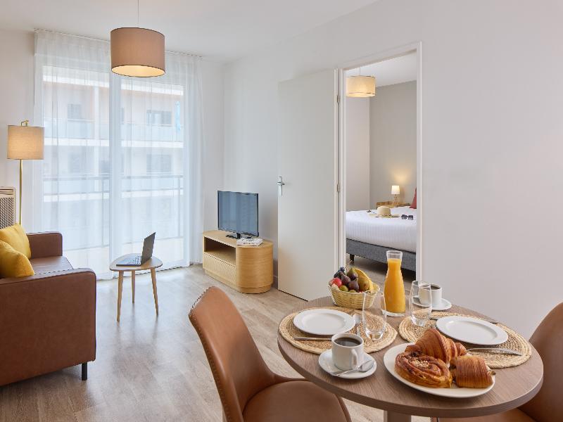 Quality Suites Perpignan image
