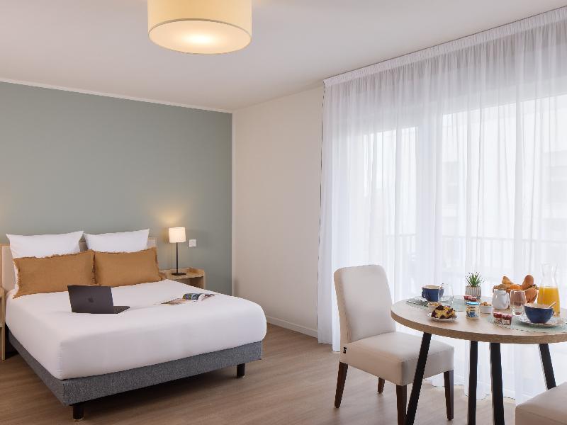 Quality Suites Plerin image
