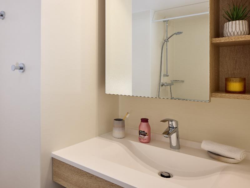 Quality Suites Plerin image