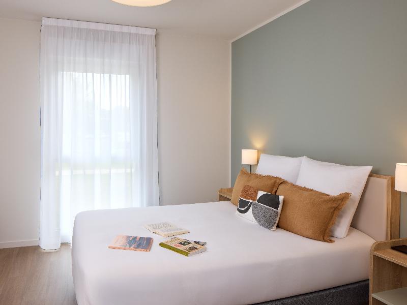 Quality Suites Plerin image