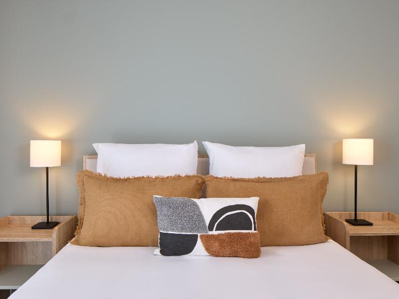 Quality Suites Plerin image