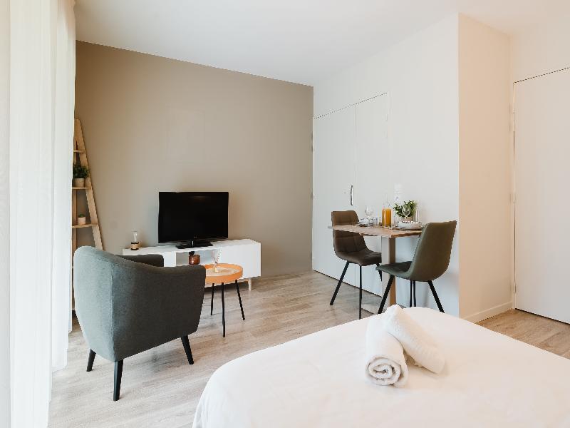 Quality Suites St-berthevin Laval image