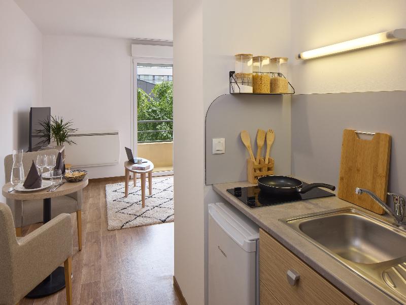 Quality Suites Valenciennes image