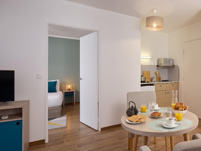 Quality Suites Valenciennes image