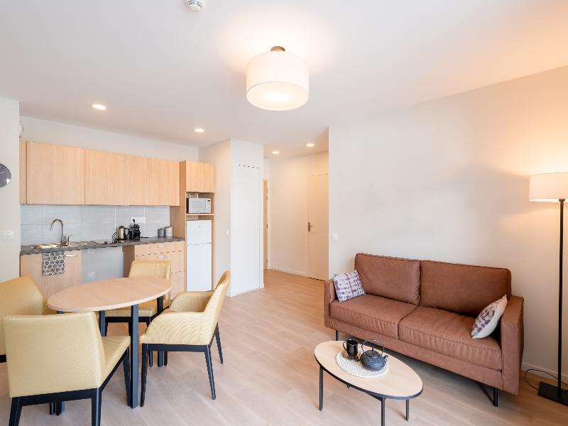 Quality Suites Villefontaine image