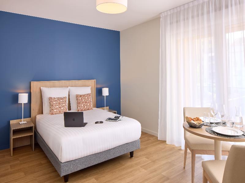 Quality Suites Voiron image
