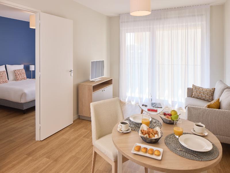 Quality Suites Voiron image