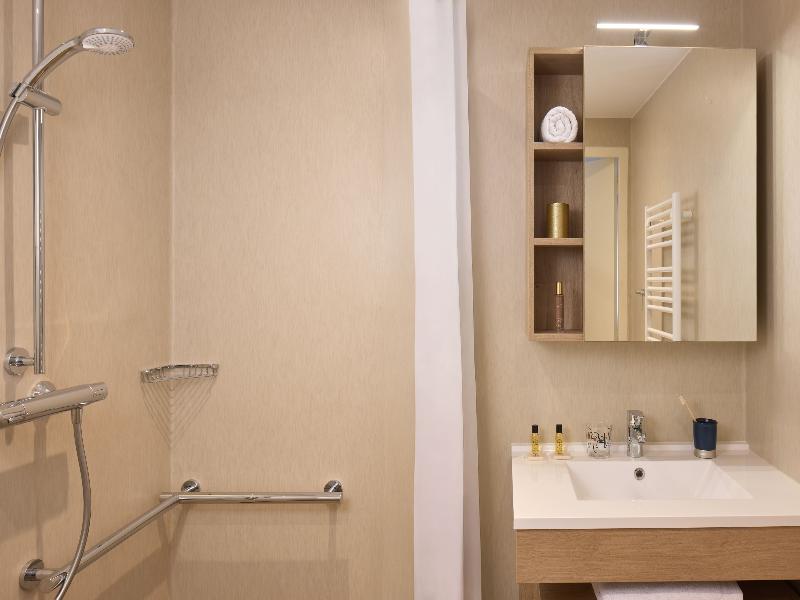 Quality Suites Voiron image