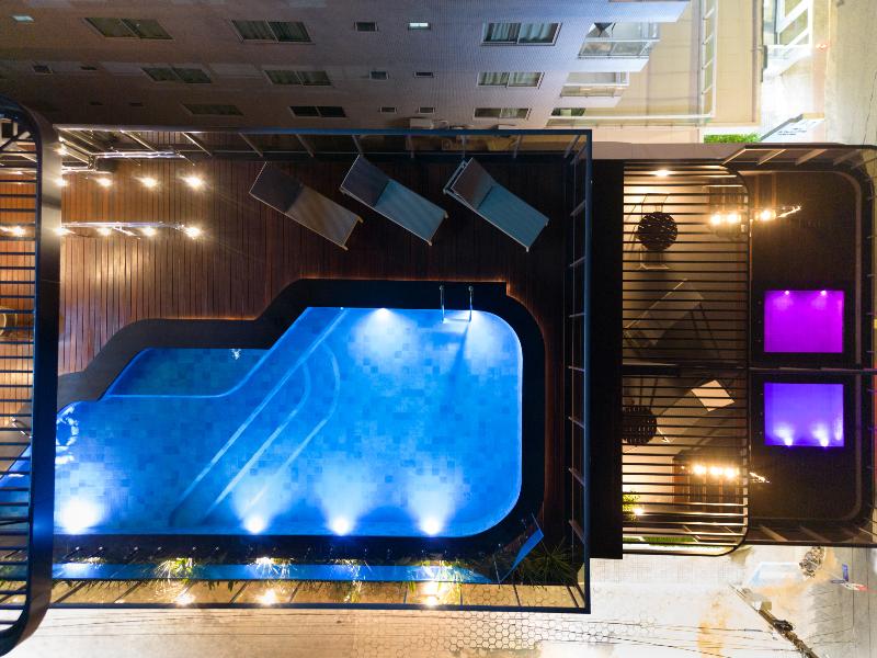 Icon Hotel image