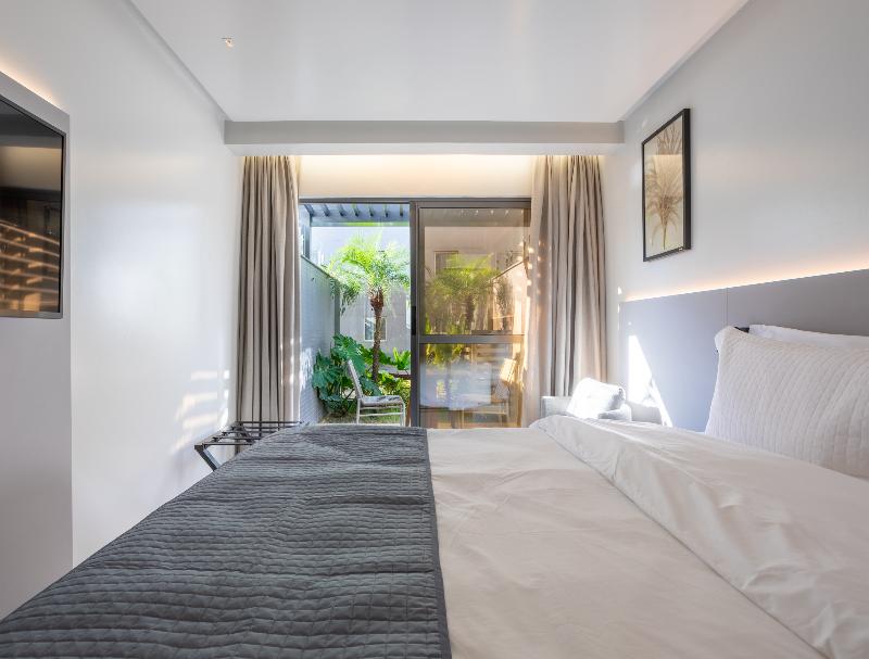 Icon Hotel image