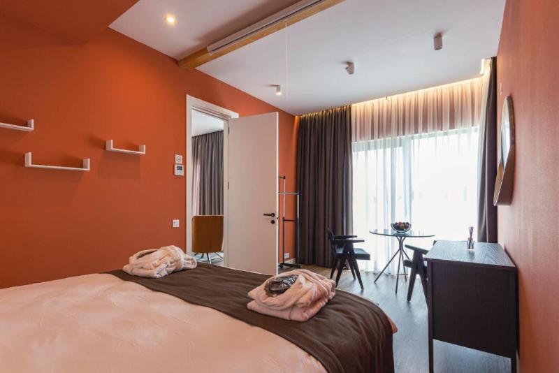 Bed room