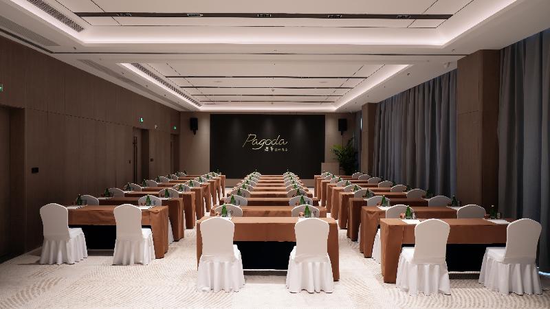 Pagoda Hotel Hangzhou Zijingang image