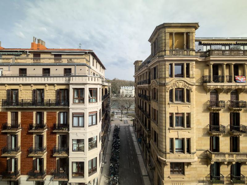 Palacio Bellas Artes San Sebastian, Curio Collect image