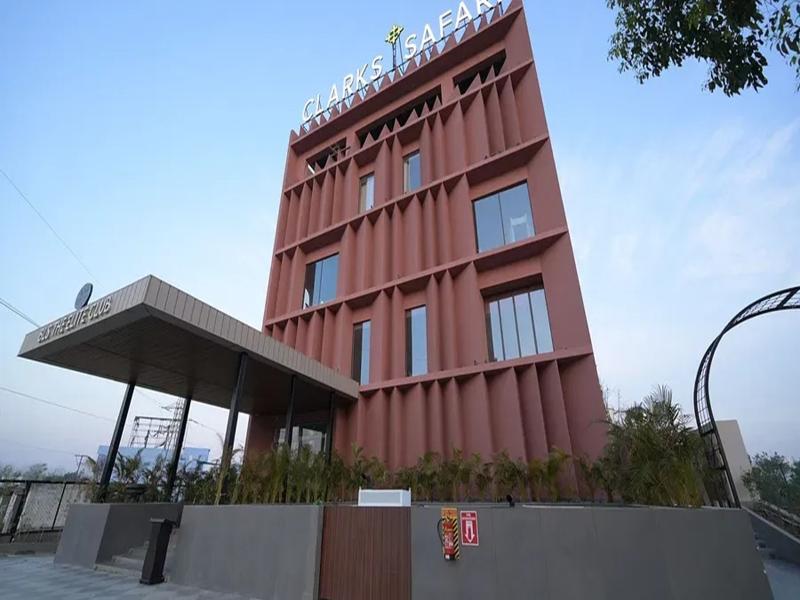 Clarks Safari Haridwar