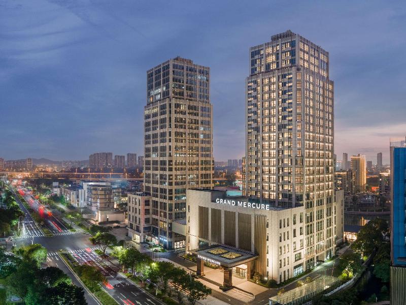 Grand Mercure Wuxi Huishan image