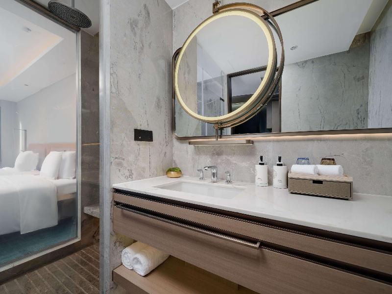 Grand Mercure Wuxi Huishan image