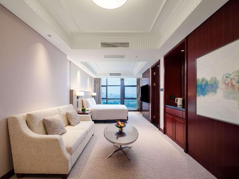 Grand Mercure Wuxi Huishan image